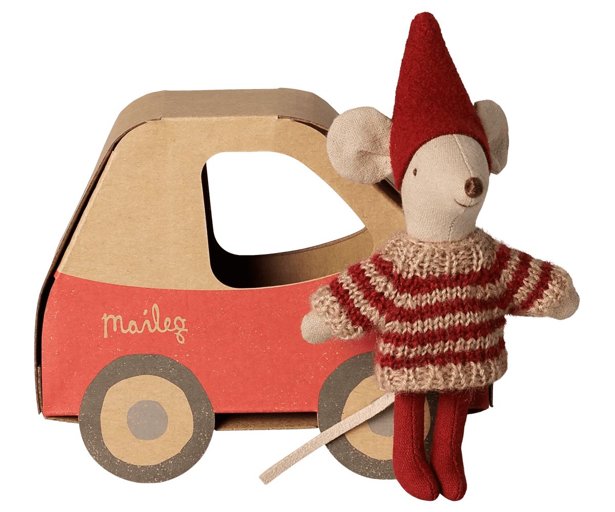 Weihnachtsmaus im Auto, kleine Schwester - little something