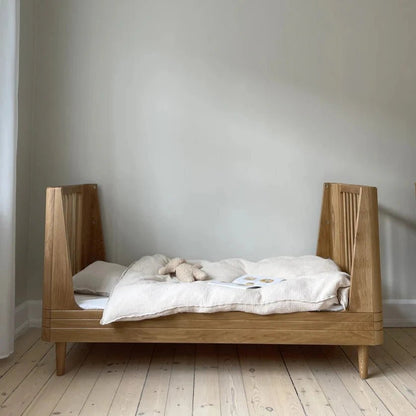 Nature Babybett 2.0 - Eiche 124,5x72,5cm (inkl. Umbauset in ein Kinderbett 164,5x72,5cm) - little something