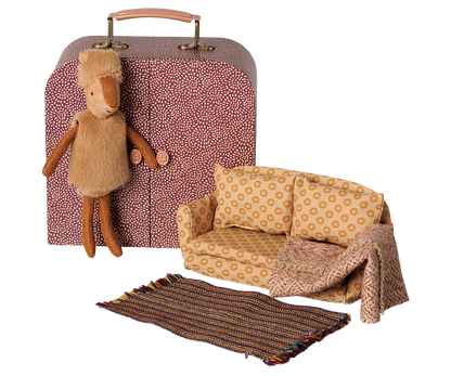 Rentier im Koffer inkl Schlafsofa, kleine Schwester - little something