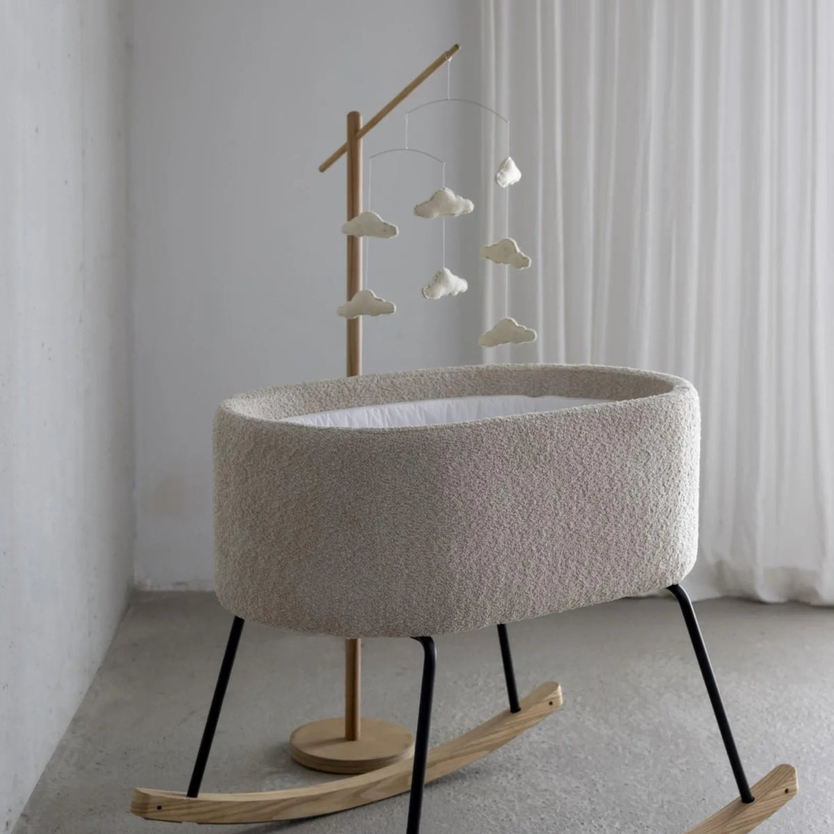 Mobile-Halter zum Aufstellen aus Holz - little something